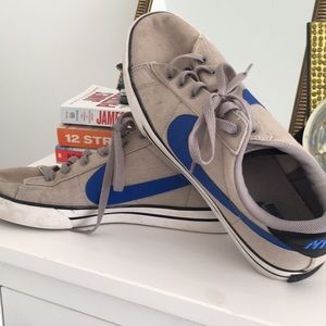 Men’s size 10 Nikes
